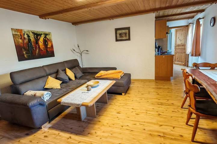Apartamento inteiro, Apartamento de 65m² com terraço e churrasqueira in Arnbruck, Vorderer Bayerischer Wald