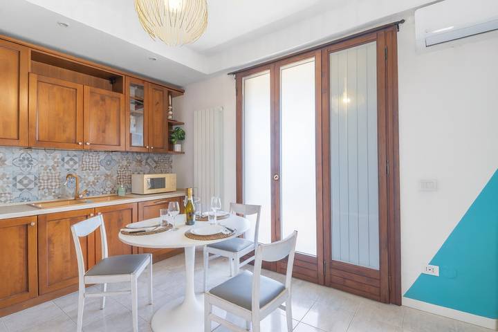 Ferienwohnung für 2 Personen, mit Ausblick und Balkon sowie Pool und Seeblick in Desenzano del Garda - 3