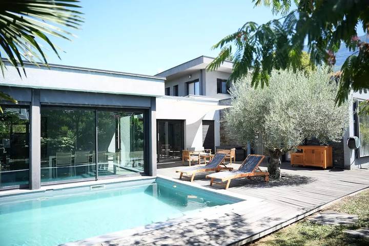 Villa für 8 Personen, mit Garten und Pool in Savoie