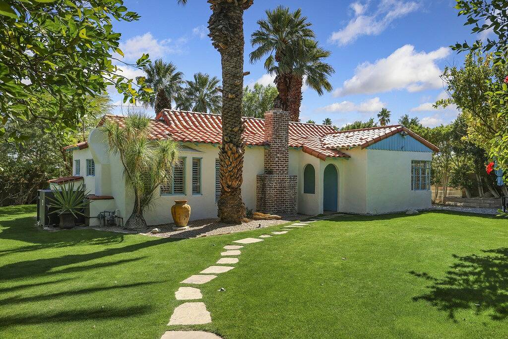 Vacation House for 4 Guests in Palm Springs, Coachella Valley