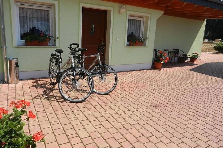 Ferienhaus für 2 Personen, mit Garten in Cossebaude