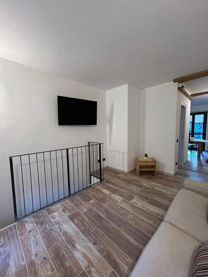 Location de vacances pour 2 personnes, avec vue et jardin à Dubino - 2