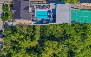 Ferienhaus für 17 Personen, mit Pool und Sauna sowie Terrasse an der Makarska Riviera