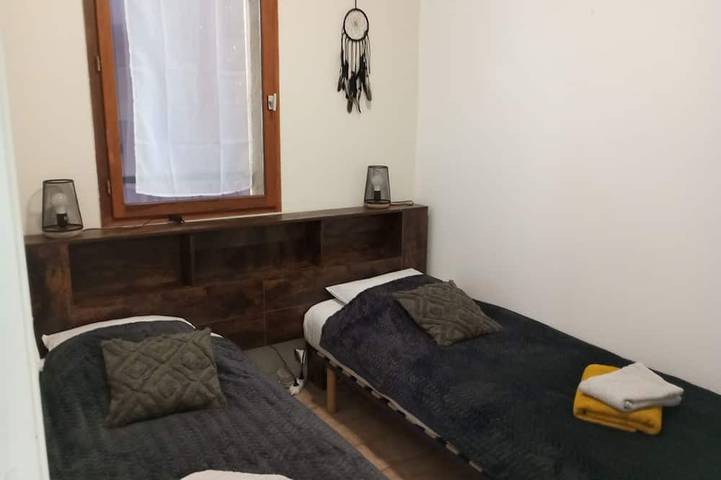 Location de vacances pour 6 personnes, avec jardin ainsi que piscine et terrasse, animaux acceptés à Calviac-en-Périgord - 2