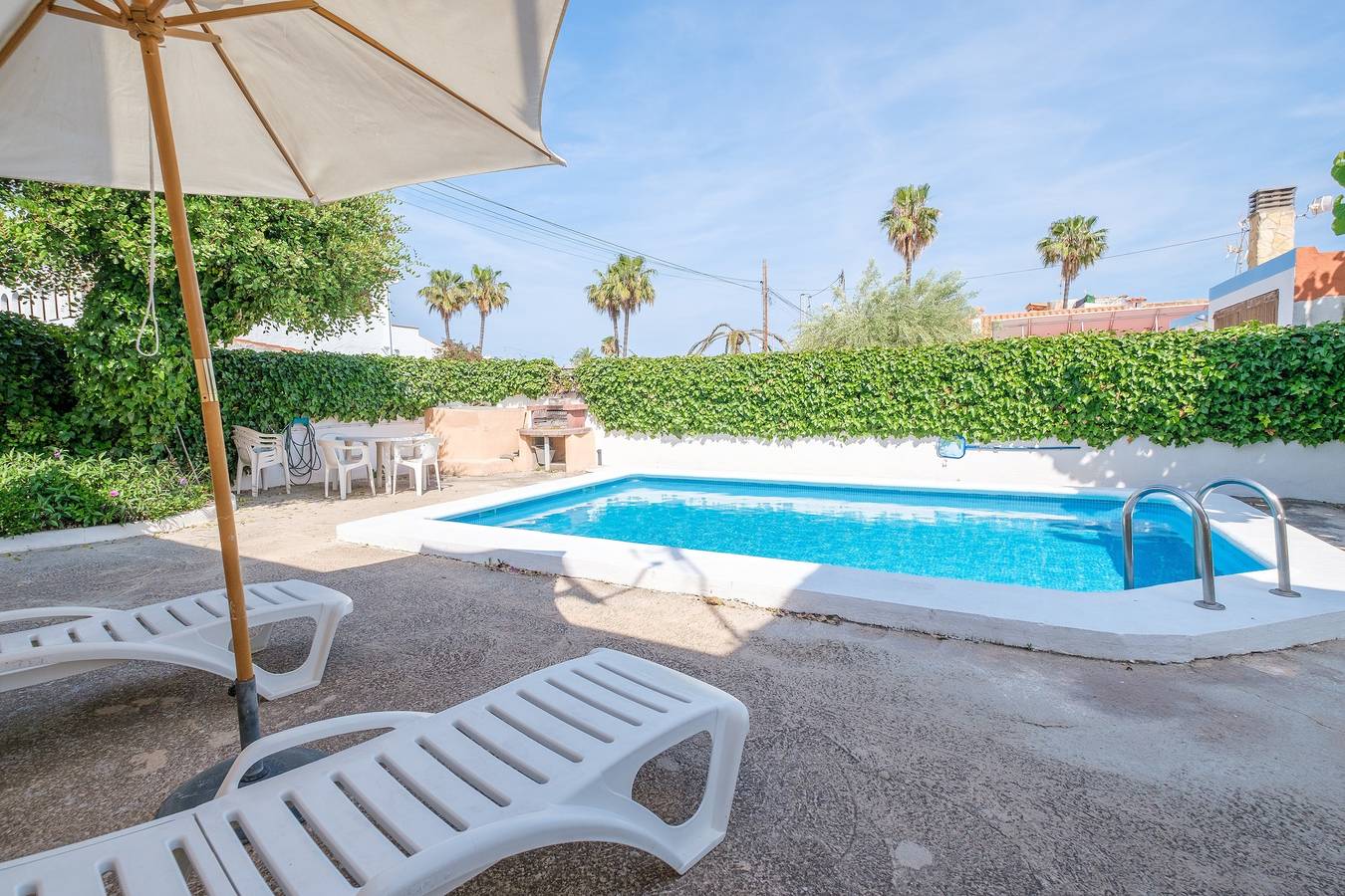 Casa de vacaciones 'Marblau 3' con piscina, jardín y aire acondicionado in Zona Triador, Vinaroz