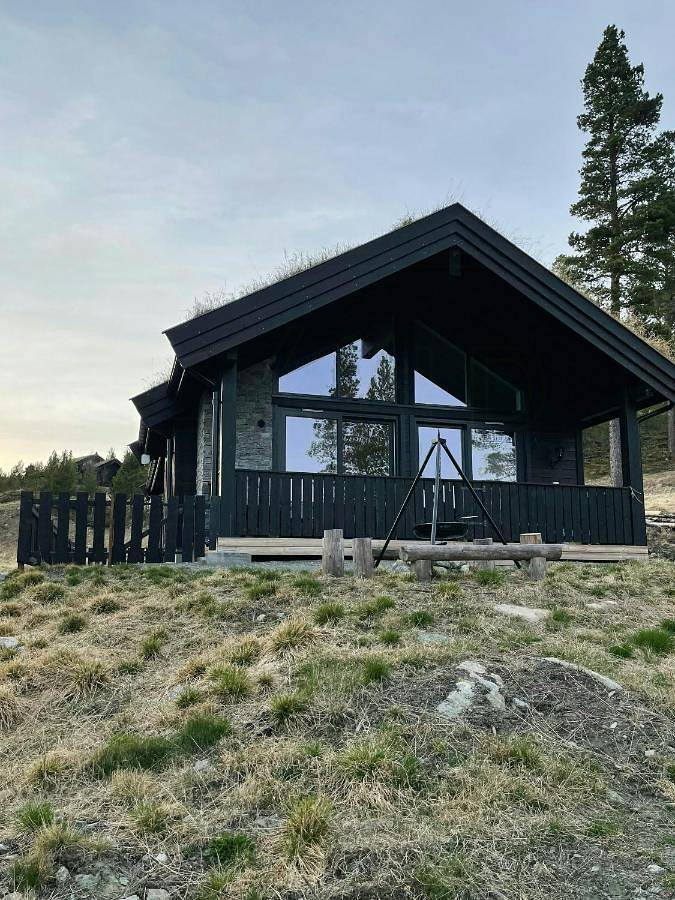 Feriehus for 6 personer, med Terrasse og Hage i Jotunheimen