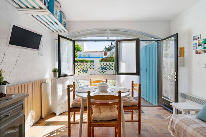 Estudio entero, Estudio en La Corniche con piscina comunitaria, terraza privada y jardín compartido in Saint-Palais-sur-Mer, Côte de Beauté