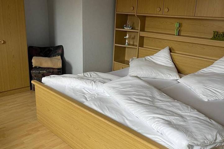 Ganze Wohnung, Große 120qm Fewo -Balkon seitlicher Blick zum Bach-2 Bāder- Natur &Wandern in Witzenhausen, Werra-Meißner-Kreis