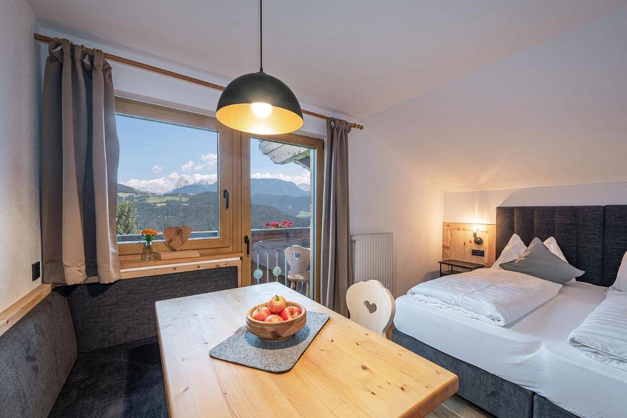 Ganze Wohnung, Hauserhof Farmhouse with Dolomite View in Villanders, Sarntaler Alpen
