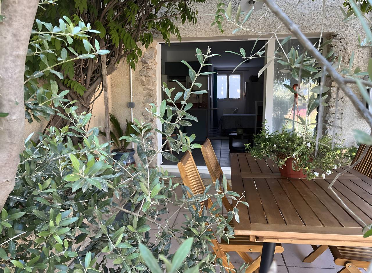 Estudio entero, Estudio 'La Dolce Vita' con piscina compartida, Wi-Fi y aire acondicionado in Lambesc, Region de Aix-en-Provence
