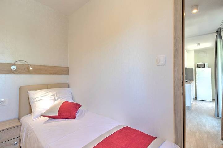 Camping für 6 Personen, mit Pool und Terrasse sowie Garten in Banjole - 4