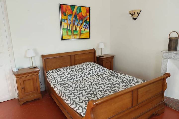 Entire apartment, T1 Private terrace Enclosed parking Fibre in Gardanne, Mediterranean Coast (France)