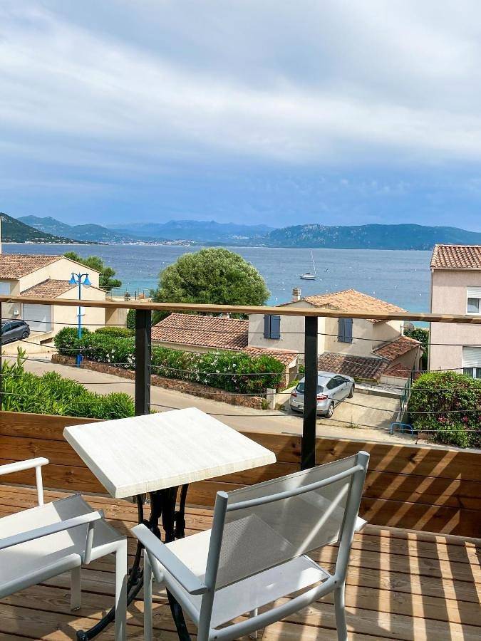 Hôtel pour 2 personnes, avec vue et jardin à Serra-di-Ferro - 2