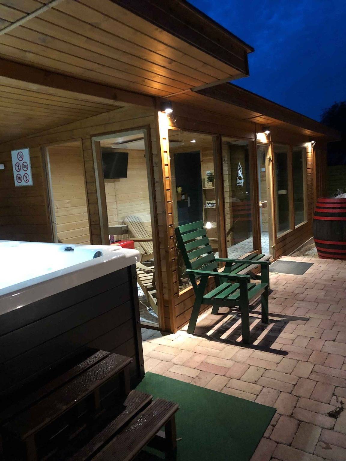 Ferienhaus mit liebevoller Einrichtung, Whirlpool und Sauna  in Kőröshegy, Plattensee Südufer