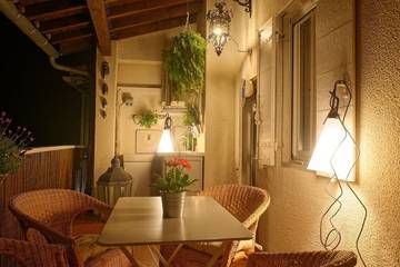 Gîte pour 3 personnes, avec jacuzzi et terrasse dans Arenes D Arles