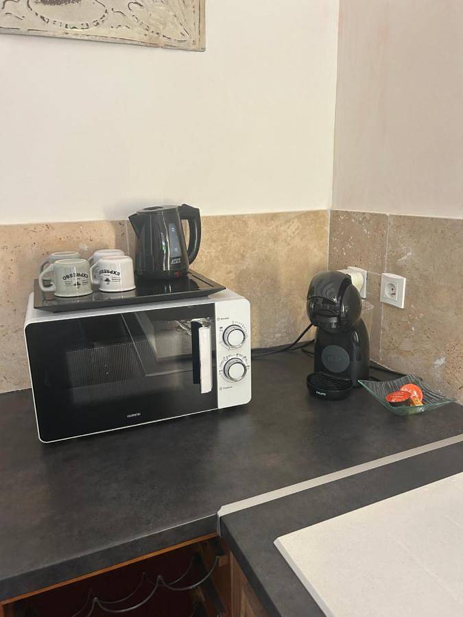 Location de vacances pour 2 personnes, avec terrasse ainsi que piscine et jardin à Vagnas - 2