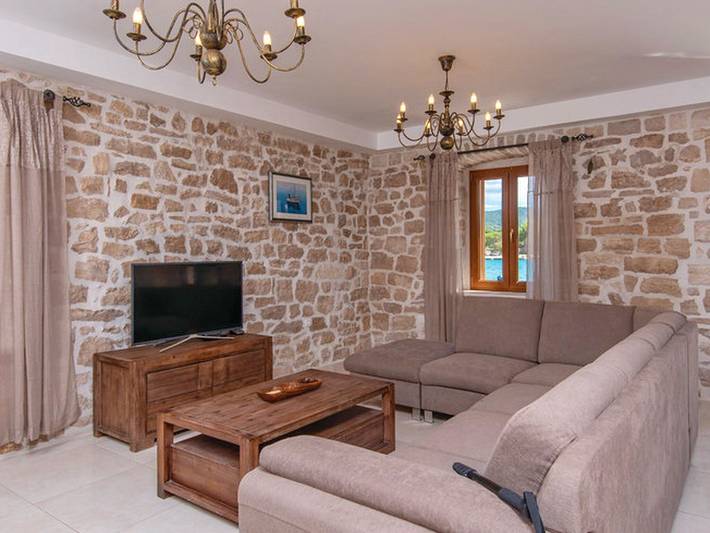Holiday Home Lovište-Three Bedroom Holiday Home with Pool and  Sea View in Dubrovnik-Neretva