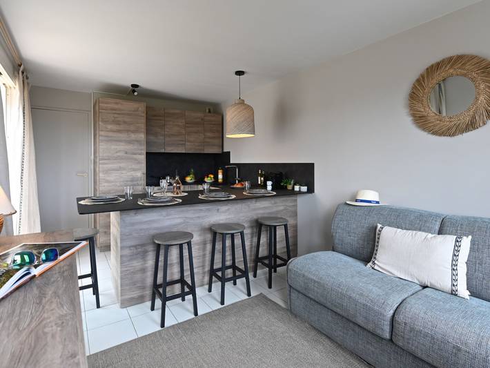 Location de vacances pour 4 personnes, avec bassin pour enfant ainsi que terrasse et jardin dans Cap Estérel