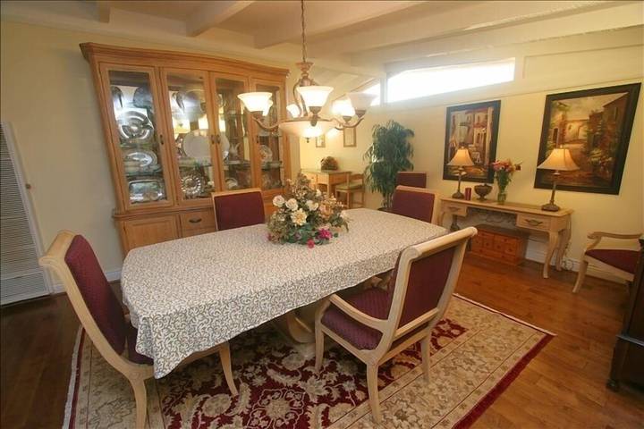 Ferienhaus für 8 Personen, mit Garten und Whirlpool in Santa Barbara