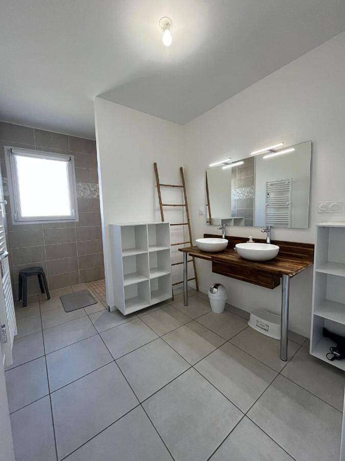 Location de vacances pour 9 personnes, avec vue et jardin à Vendeuvre-du-Poitou - 2