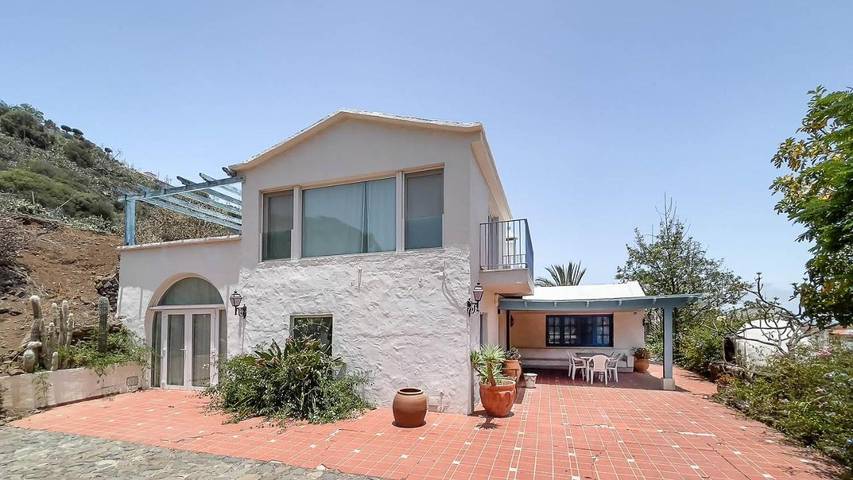Casa rural para 4 personas, con jacuzzi y piscina además de terraza y jardín en Gran Canaria - 2