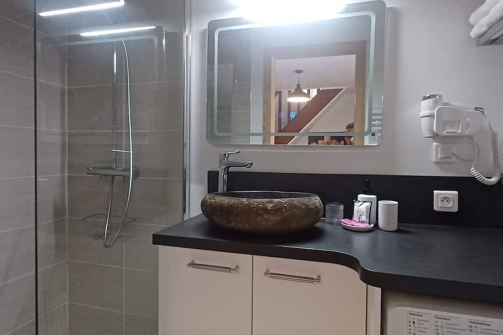 Cottage mit einem privaten Spa 5 Minuten von den weißen Sandstränden entfernt in Trélévern, Rosa Granitküste