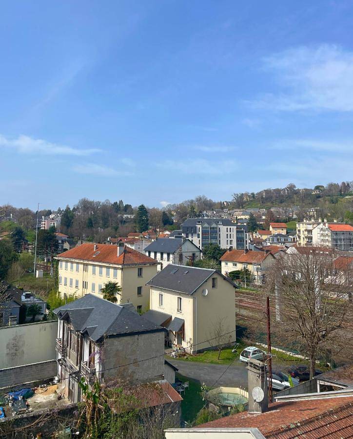 Appartement entier, [Rêve doré] Studio Équipé, Wifi, Unique in Lourdes, Hautes-Pyrénées