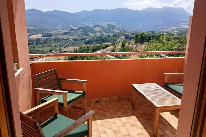 Appartamento vacanze per 6 persone, con balcone e giardino - 1