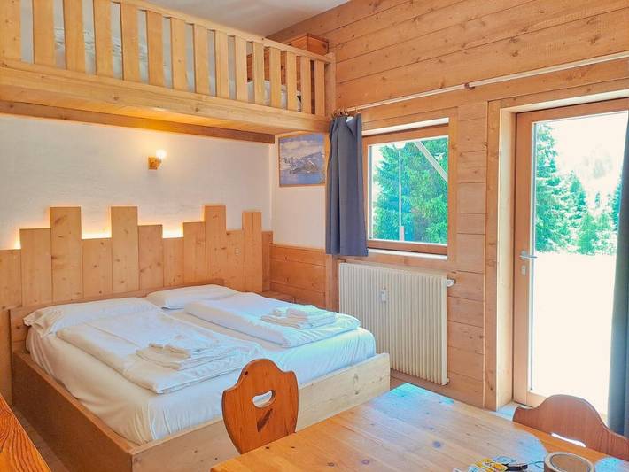 Ferienwohnung für 2 Personen, mit Ausblick und Garten