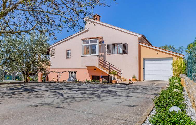 Ferienwohnung für 6 Personen, mit Terrasse und Garten in Pula-Medulin - 3