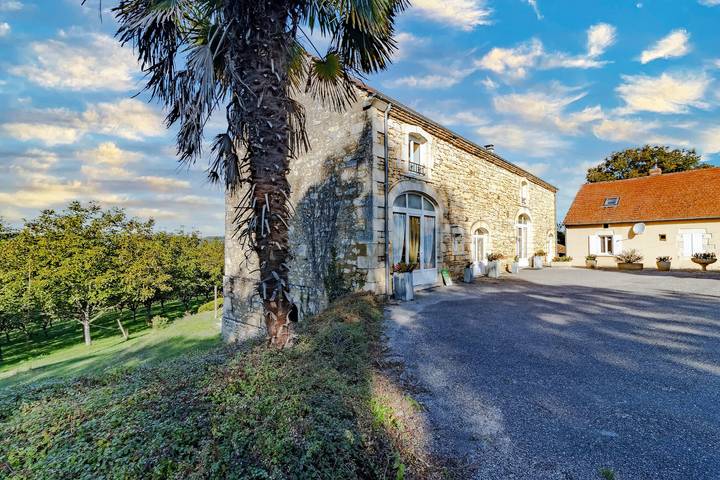 Location de vacances pour 15 personnes, avec jardin, animaux acceptés dans Périgord Noir
