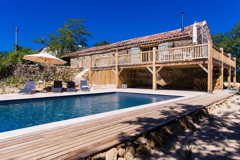Superbe grange, vue plein sud, piscine exclusive, près de Saint Antonin Noble Val in Espinas, Tarn-et-Garonne