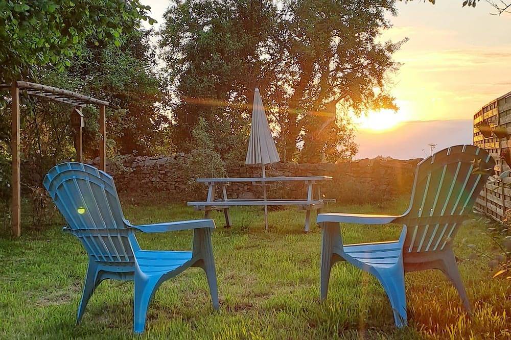 Le Sunset de Bénévent, gîte à la campagne de 4 à 6 personnes in Bénévent-l'Abbaye, Région de Guéret