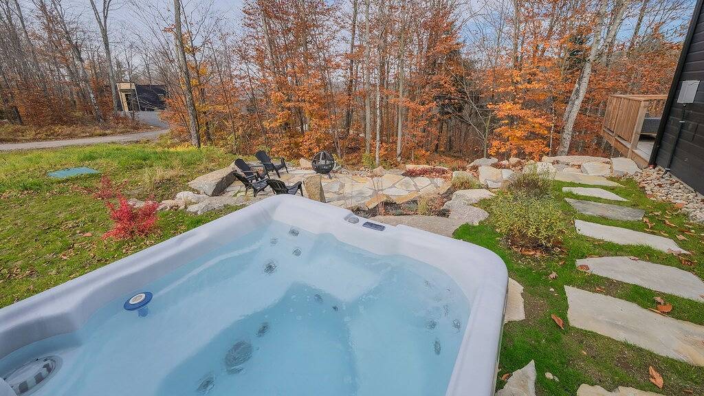 Chalet Listra peace & spa - 16min to Tremblant in La Conception, Québec