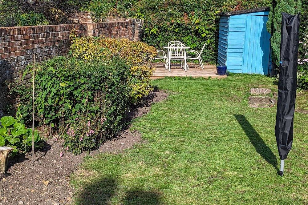 Apartamento entero, Charming 2-Bedroom Cottage with Garden, Conservatory & Castle Views – Near Newport in Newport (Isla de Wight), Isla de Wight
