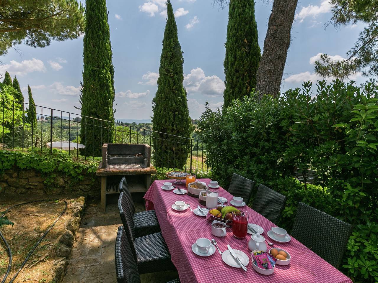 Villa i Siena med pool og toscansk udsigt in Siena, Siena Provinsen