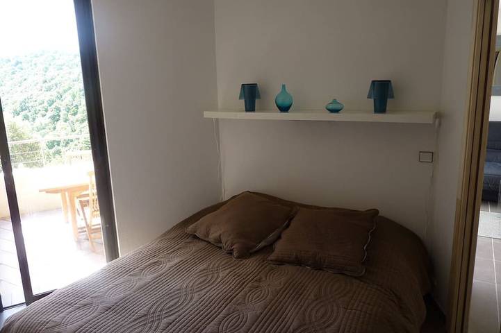 Gîte pour 4 personnes, avec terrasse dans Office De Tourisme De Bormes Les Mimosas - Le Port - 2