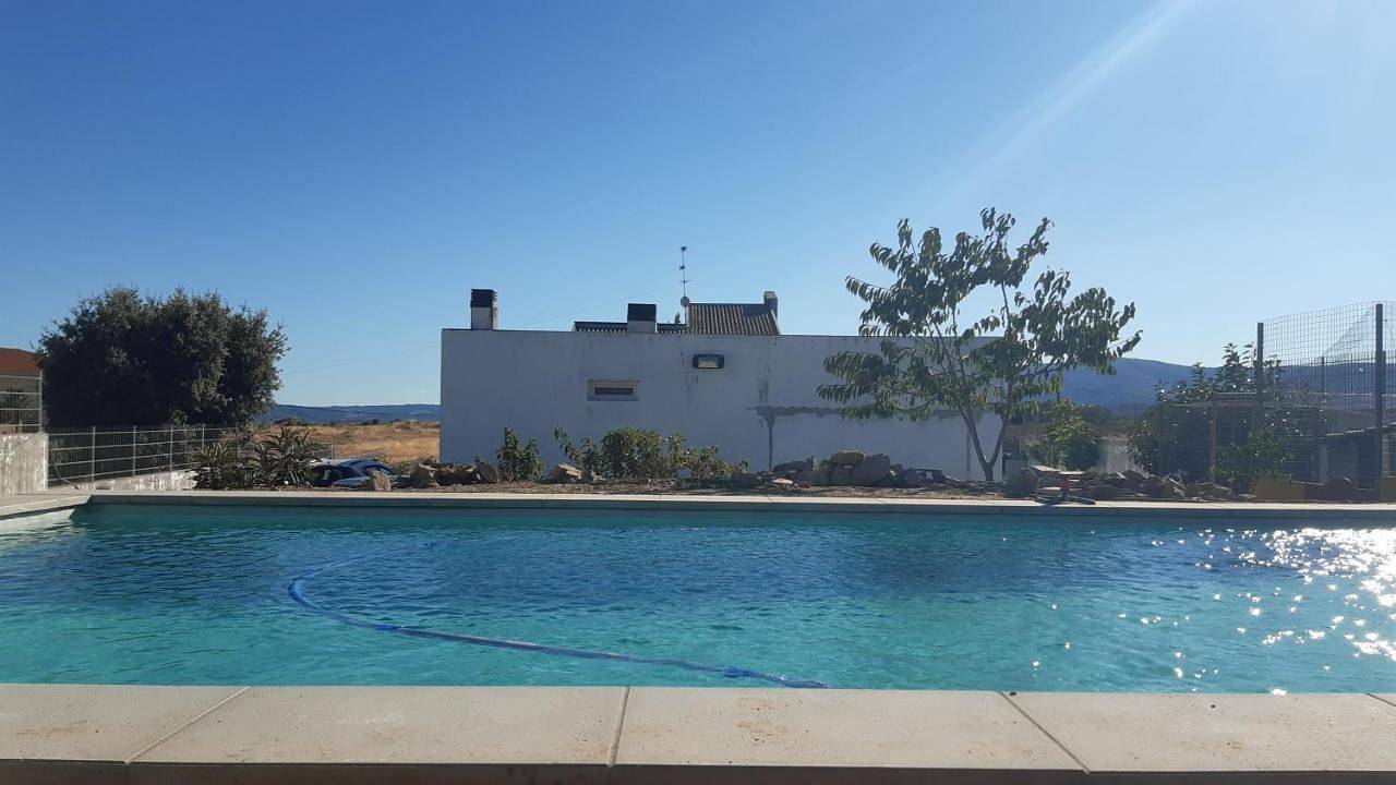 Casa das Lagoas com piscina aquecida exclusiva in Montesinho