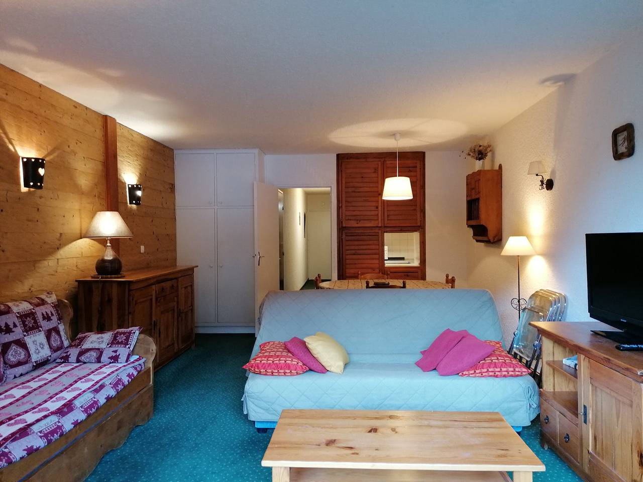 Apartamento entero, Amplio apartamento renovado, sur, cerca de pistas, balcón, 6 personas, en Pra Loup in Pra-Loup, Uvernet-Fours