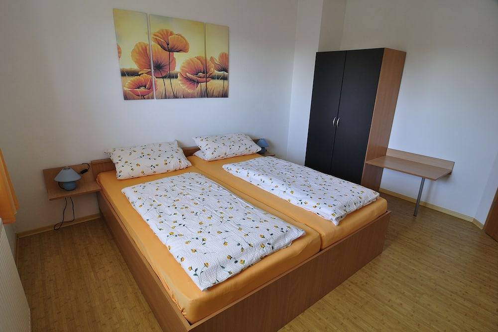 Ganze Wohnung, (1) Große idyllische Ferienwohnung in ruhiger Umgebung. in Neukirch, Region Bodensee-Oberschwaben