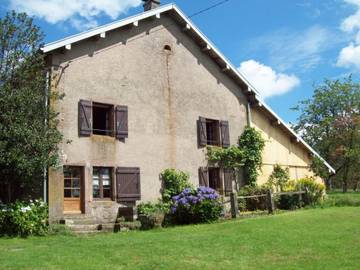 Gîte pour 11 personnes, avec jardin, animaux acceptés à Fougerolles