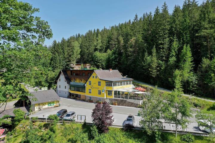 Hotel für 4 Personen, mit Balkon und Terrasse sowie Whirlpool und Garten in Weststeiermark