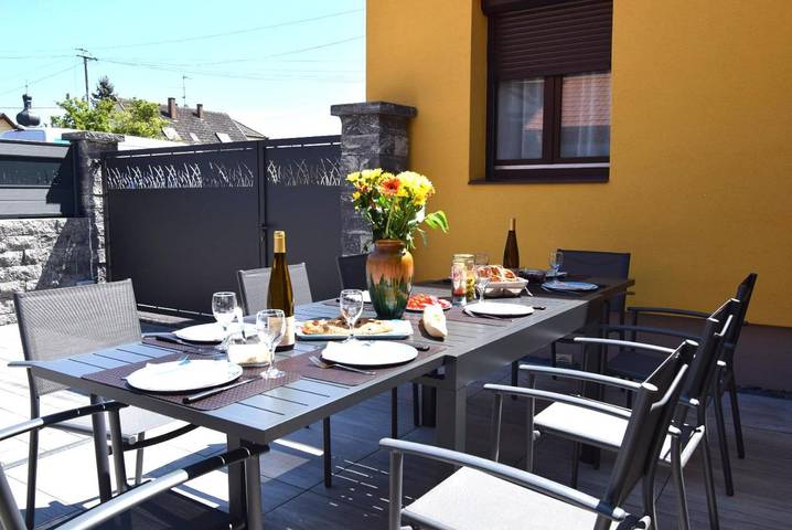 Location de vacances pour 9 personnes, avec terrasse et vue, adapté aux familles à Grussenheim