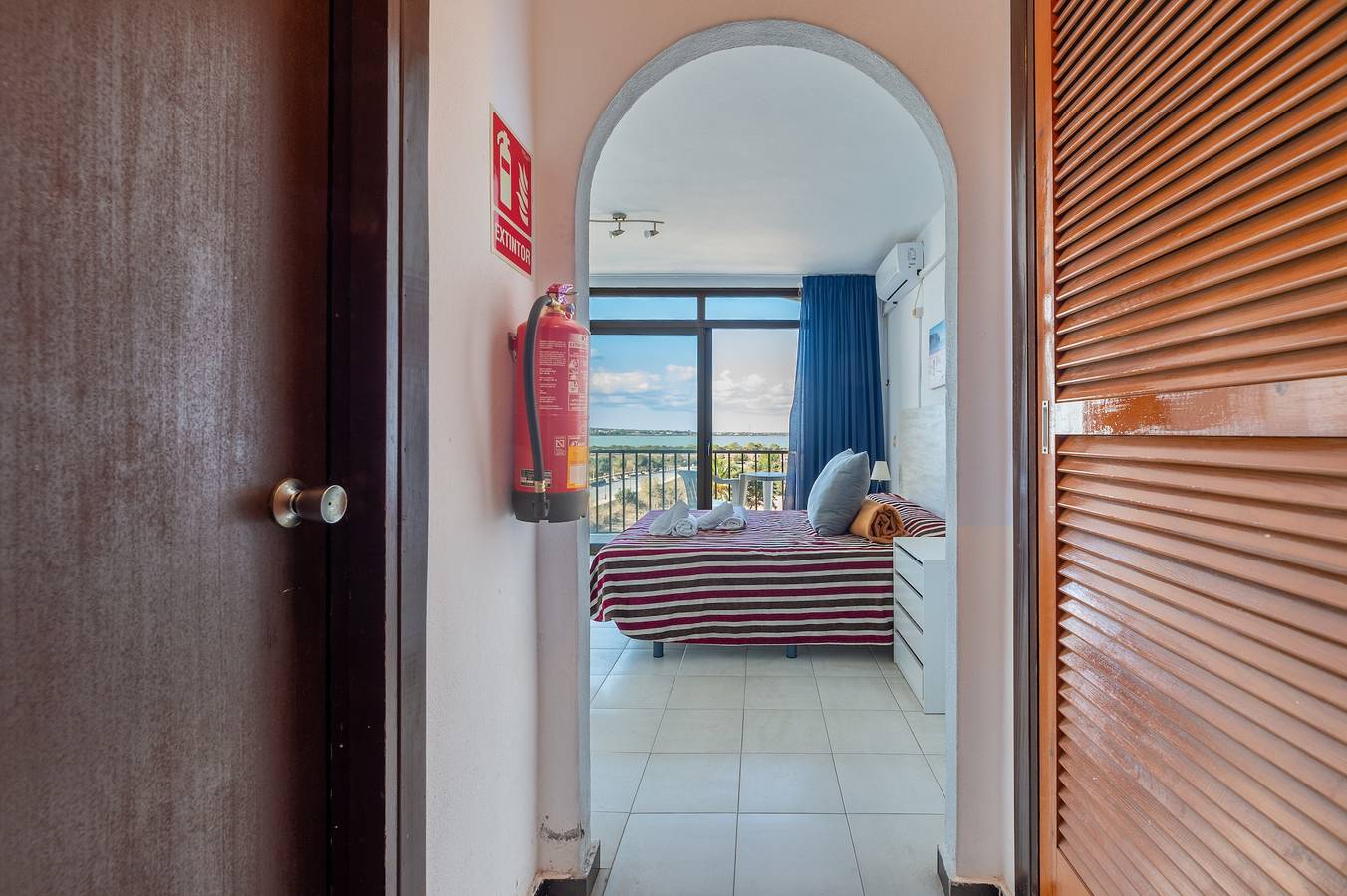 Appartement 'Estudio Mirada 309' met uitzicht op het meer, Wi-Fi en airconditioning, foto 9