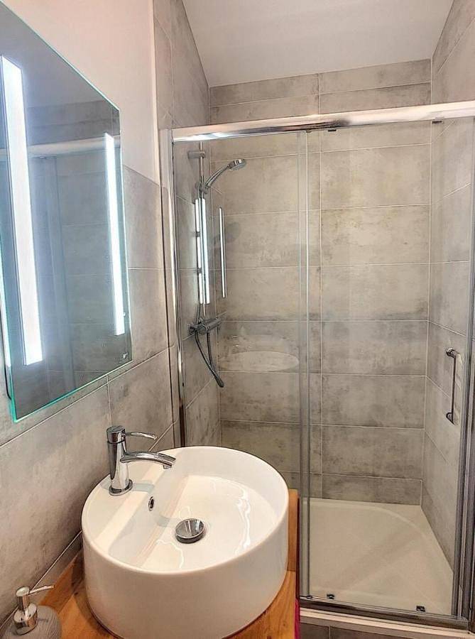 Gîte pour 2 personnes, avec terrasse et jardin à Longvic - 4