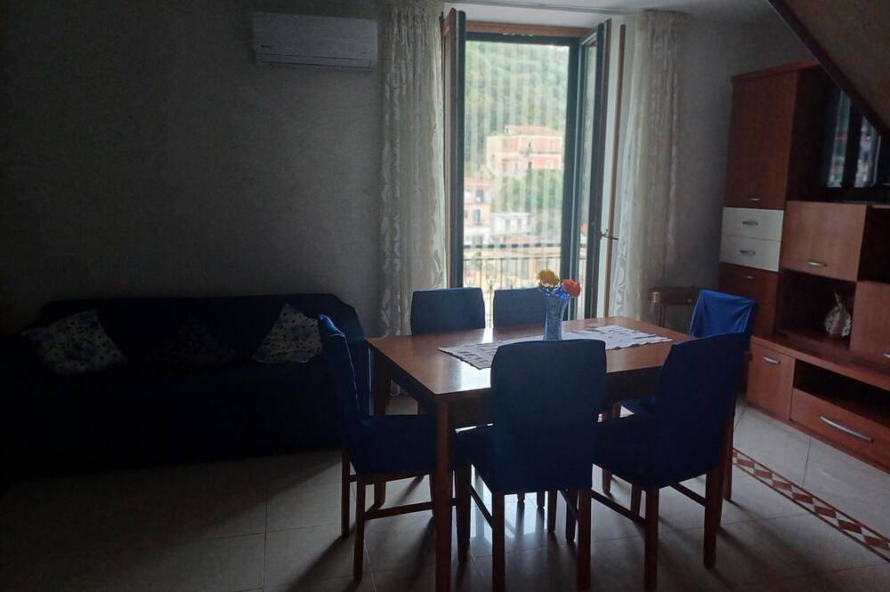 Holiday Home 'A' Russella' with Sea View, Wi-Fi and Air Conditioning in Cetara, Amalfi Coast