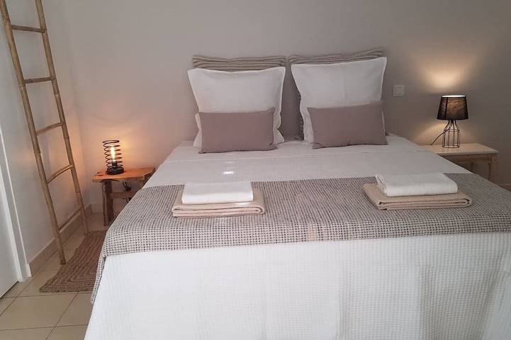 Gîte pour 4 personnes, avec piscine ainsi que jardin et terrasse à Saint-Maurice-sur-Eygues - 2