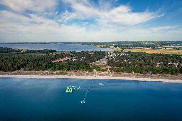 Camping für 5 Personen, mit Terrasse und Whirlpool sowie Kinderpool und Pool auf Seeland