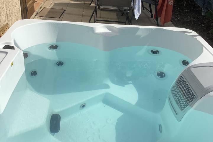 Holiday home for 4 people, with hot tub - 1