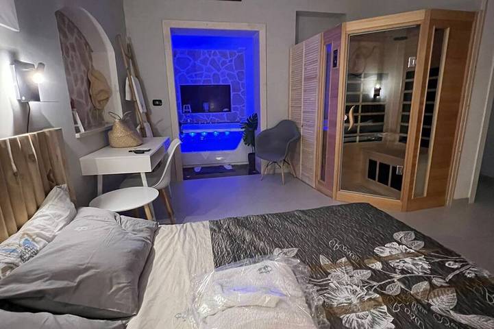 House with hot tub ( Brama Wellness Experience) in Brindisi, Salento